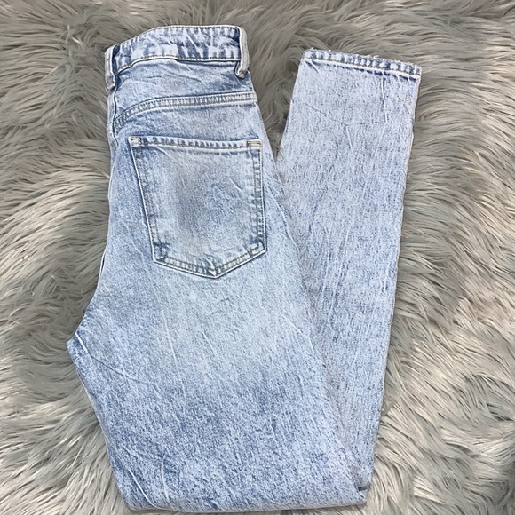 🆕Free People Mom Jeans - Picture 2 of 8